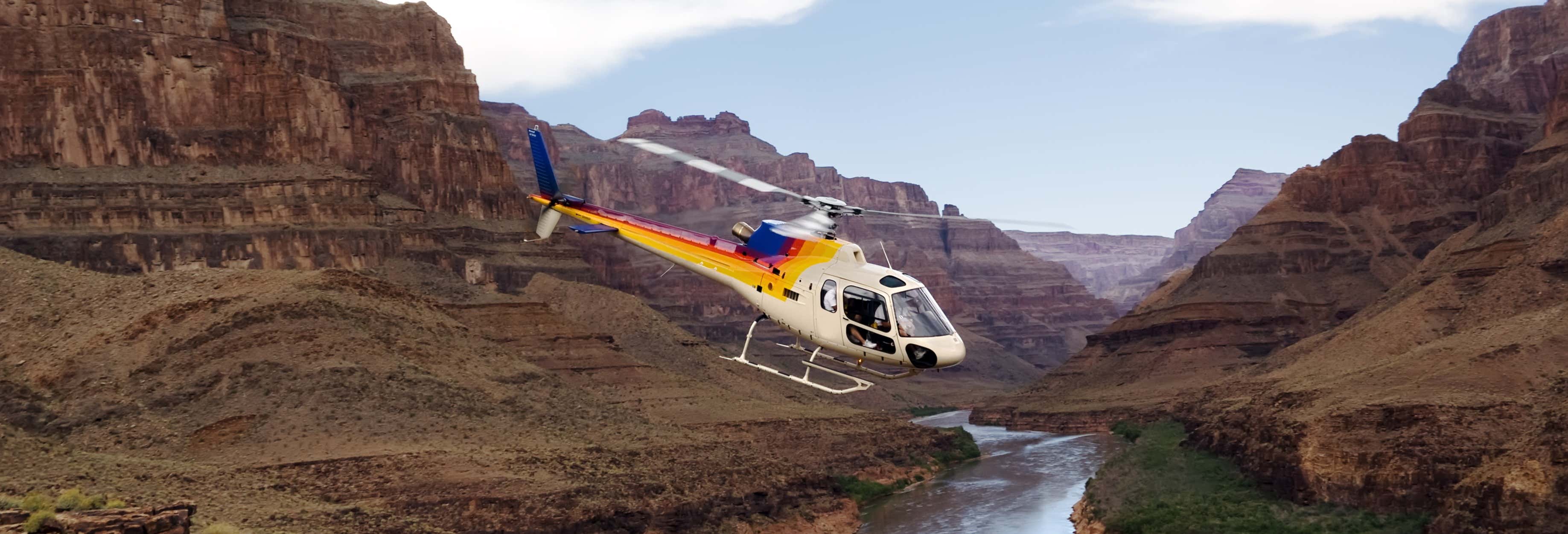 Entrada al Gran Cañón + Paseo en helicóptero y barco