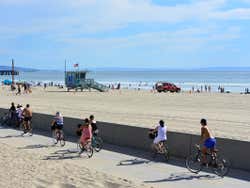 Faire du vélo sur Venice Beach