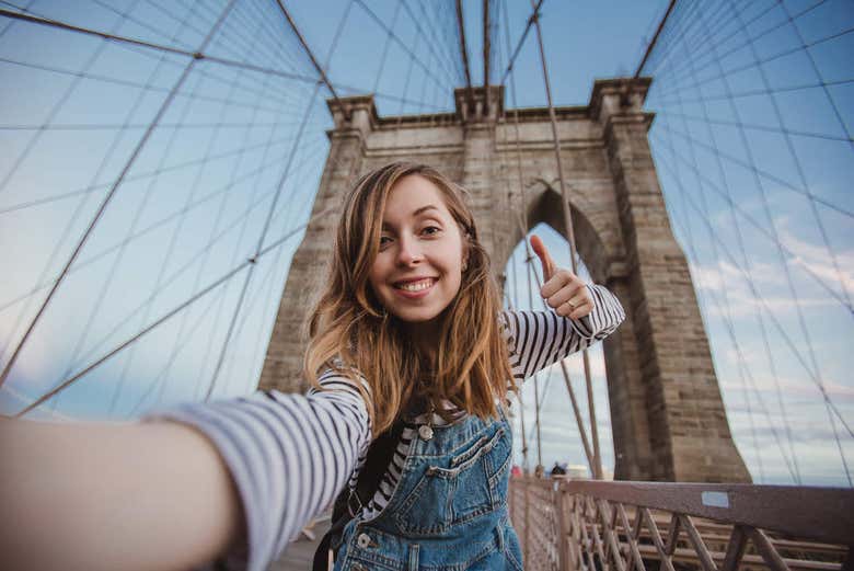 Tirando uma selfie na Ponte do Brooklyn