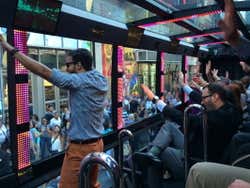 Desfrutando o espetáculo em The Ride