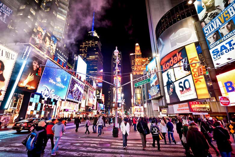 Ambiente noturno na Times Square