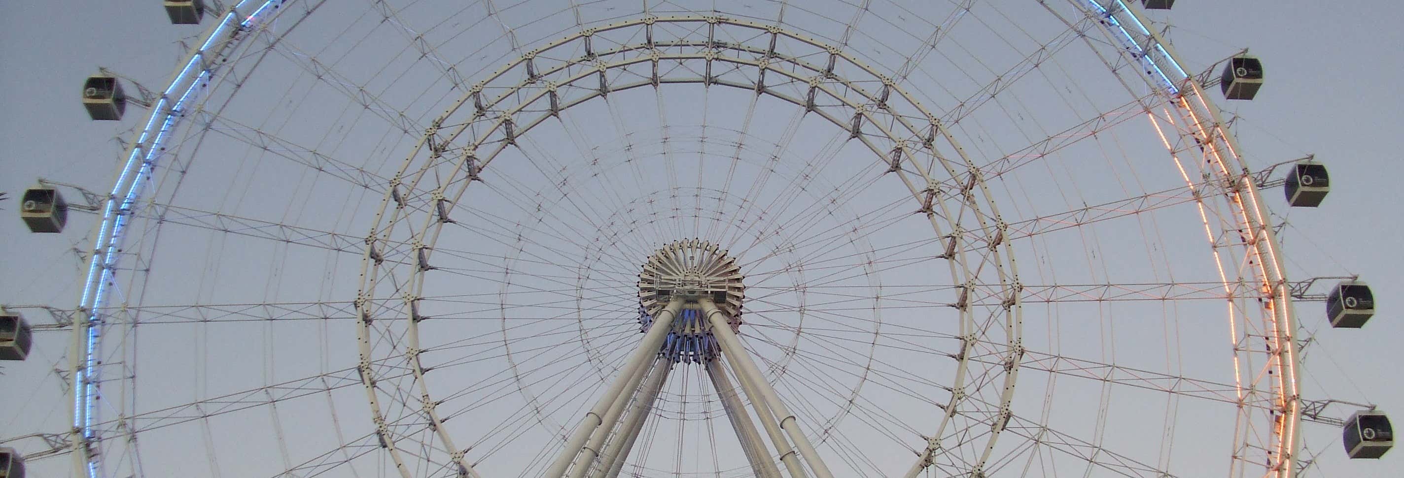 Entrada a The Wheel en ICON Park