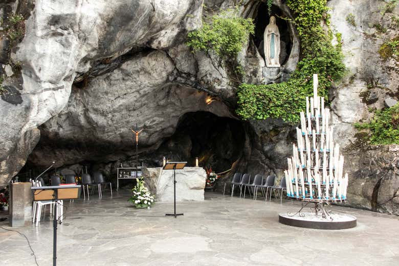 Lourdes Walking Tour - Book Online at Civitatis.com