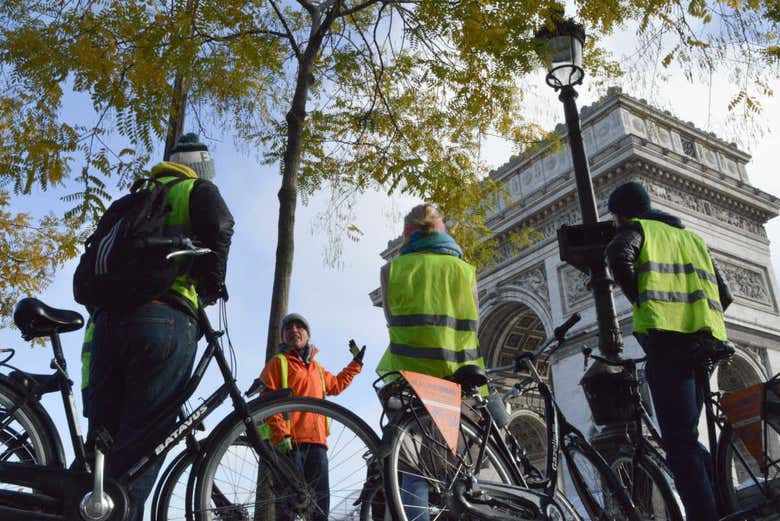 Desfrutando do tour de bicicleta por Paris