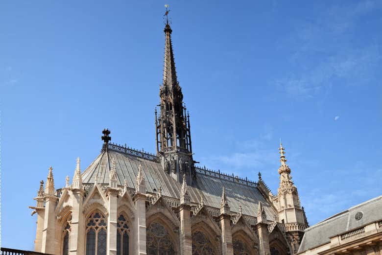 42 Popular St chapelle exterior 