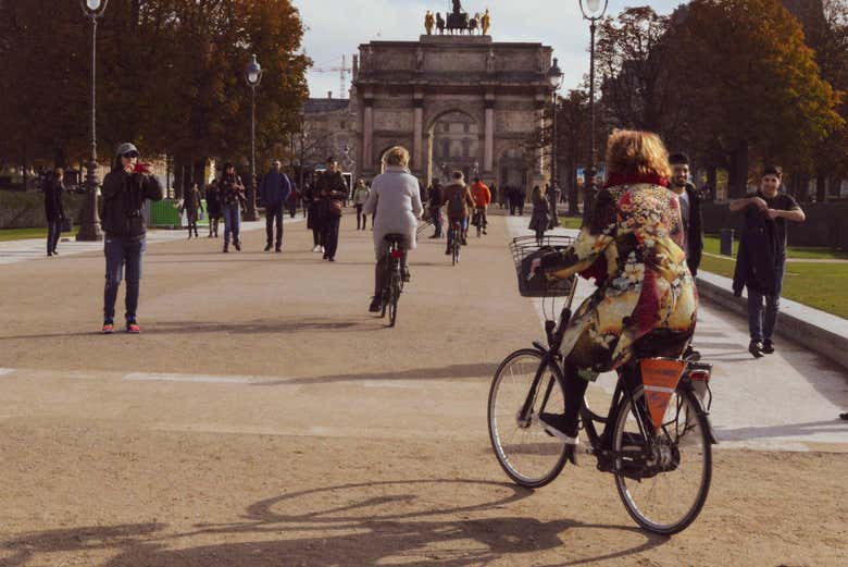 Passeio de bicicleta por Paris