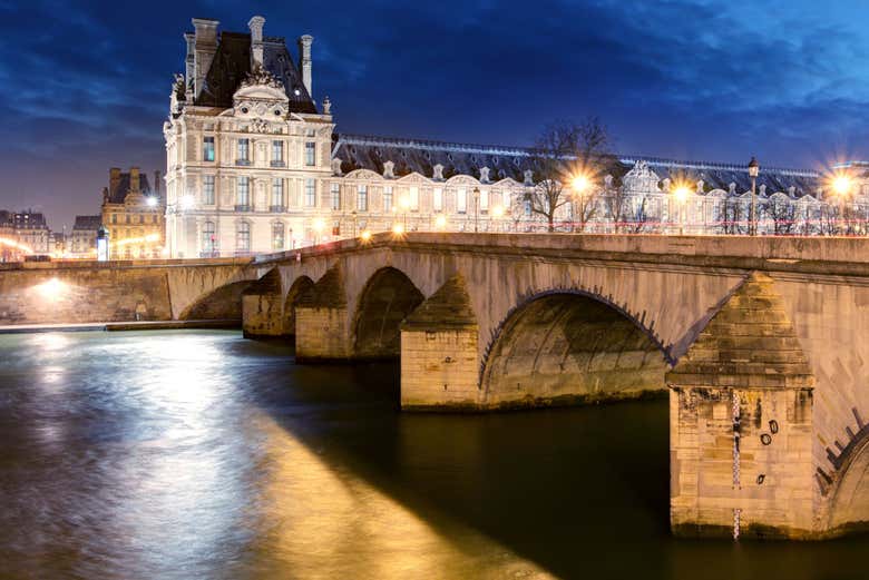 Navigando sulla Senna al tramonto