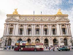 Passeando de barco turístico por Paris