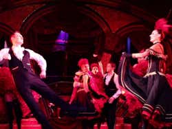 Espetáculo no Cabaret Paradis Latin