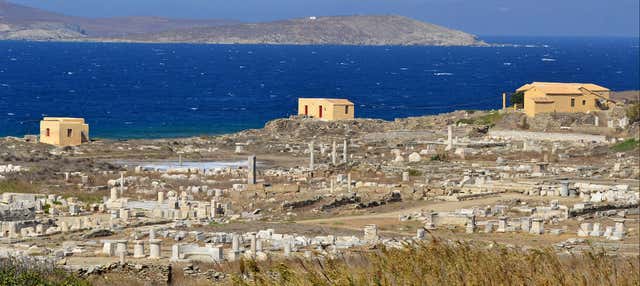 Excursión a las islas de Delos y Rhenia en barco tradicional