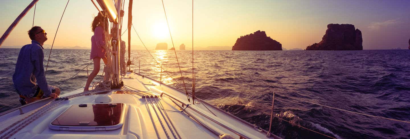 Balade En Bateau Au Coucher De Soleil Avec Barbecue à Santorini