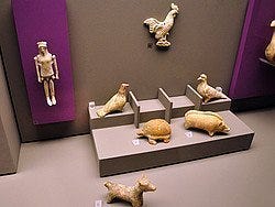 Museo de Arte Cicladico, figurines