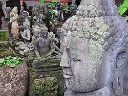 Compras en Bali, tienda de estatuas