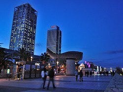 Puerto Olímpico, paseo