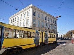 Tranvia recorriendo Bruselas
