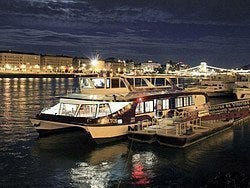 Uno de los barcos que recorren el Danubio