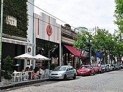 Palermo, alrededores de la Plaza Serrano
