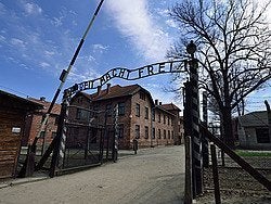 Auschwitz, entrada