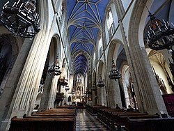 Basílica de la Santa Trinidad, interior