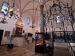 Sinagoga Vieja, interior