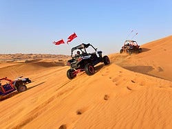 Disfrutando del desierto en buggy