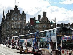 Autobuses en North Bridge