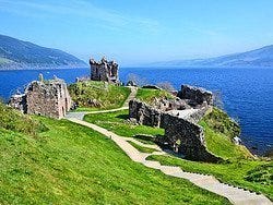 Castillo de Urquhart y Lago Ness