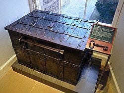 Museum on the Mound, exposicion