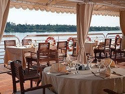 Crucero Amarco, restaurante