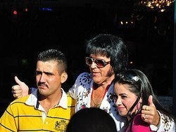 Elvis posando en Las Vegas