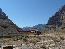 Helicóptero en el Gran Cañon