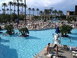 Hotel Luxor, piscinas