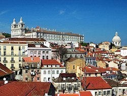 Panorámica del barrio de Alfama