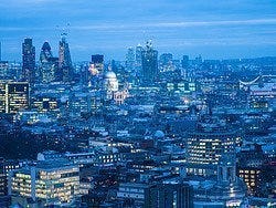 Londres à la tombée de la nuit