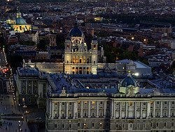 Palacio Real y Catedral de la Almudena desde el aire