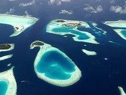Atolones de Maldivas desde el cielo