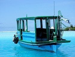 Barco de pesca típico de Maldivas