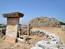 Poblado Talayotico Trepuco, taula y talayot
