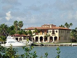 Bahia Vizcaina, mansion