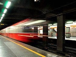 Metro de Milán