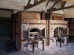 Campo de concentración de Dachau, hornos crematorios