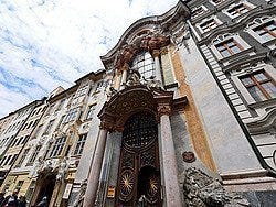Iglesia Asam