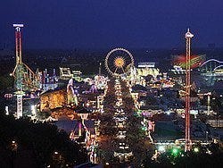 Oktoberfest por la noche