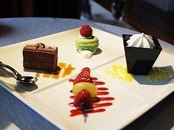 Dessert tasting in Paris