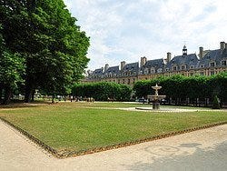 Plaza Des Vosges