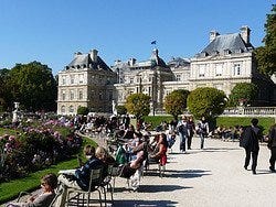 Palacio de Luxemburgo, dia soleado