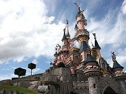 Disneyland Paris - Opening hours, prices and location