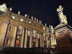Basilica de San Pedro, estatuas