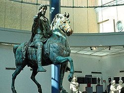 Museus Capitolinos, estátua de Marco Aurelio