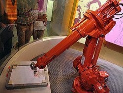 Museo de la Ciencia y de la Tecnología de Shanghái, Robot pintor